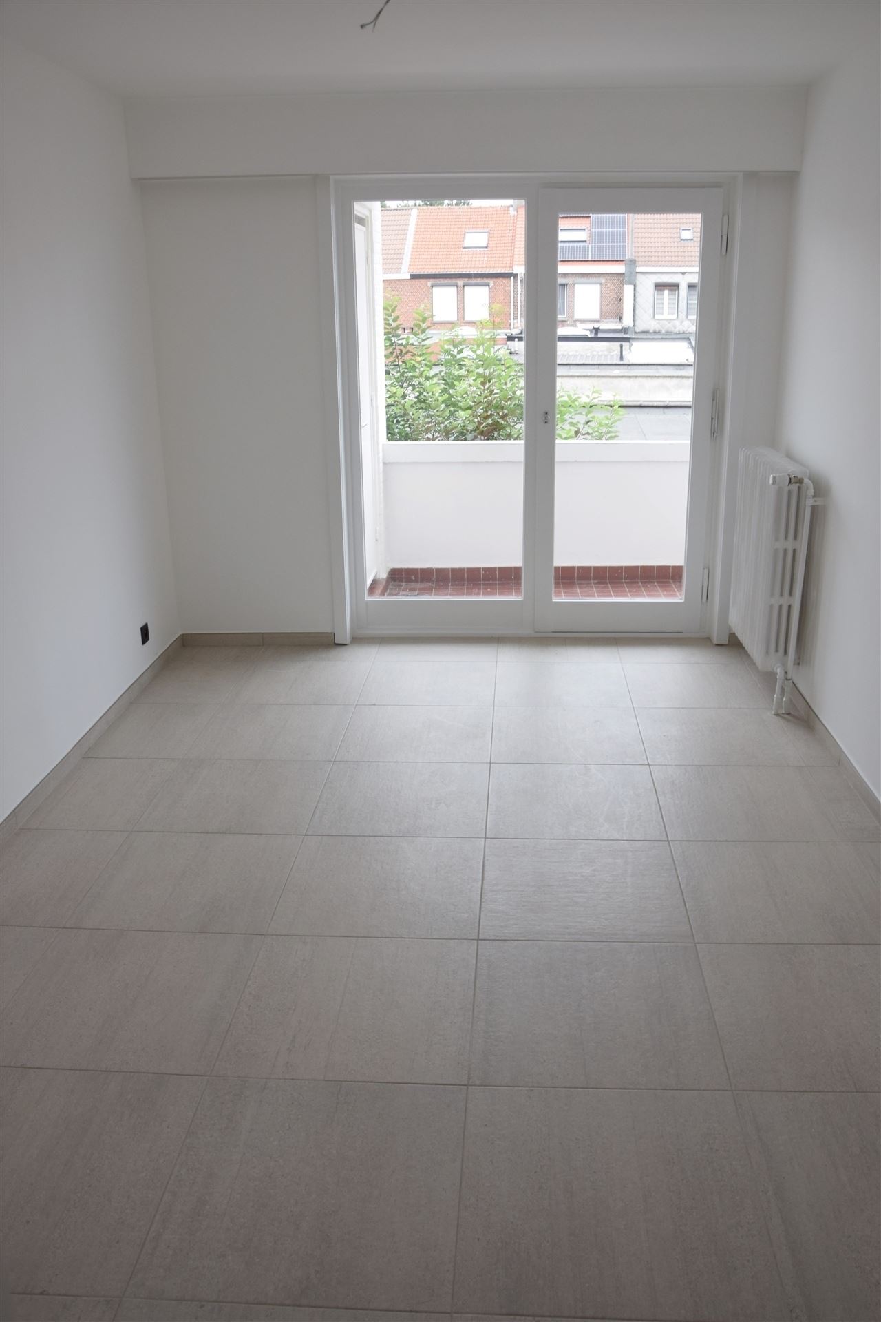 Lichtrijk en modern gerenoveerd appartement
