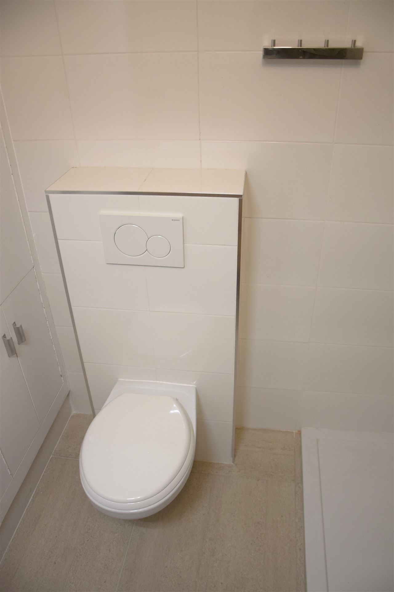 Lichtrijk en modern gerenoveerd appartement