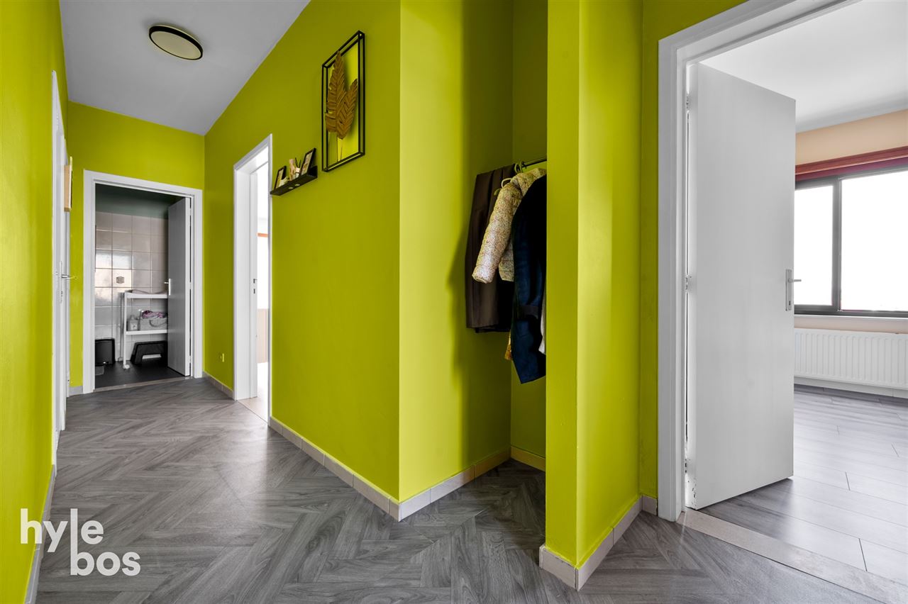 Opbrengsteigendom met 5 ruime appartementen en garages op topligging
