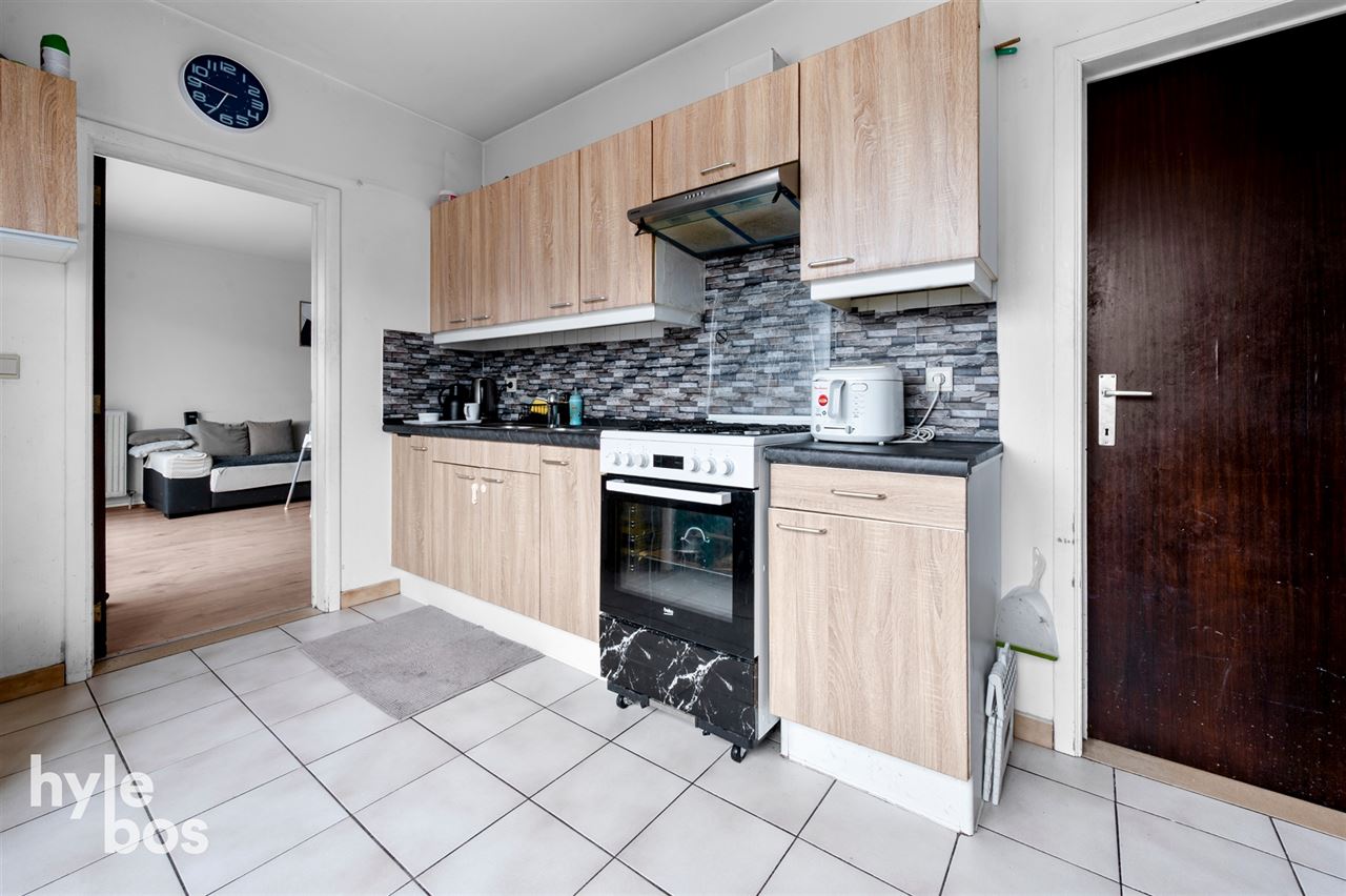 Opbrengsteigendom met 5 ruime appartementen en garages op topligging