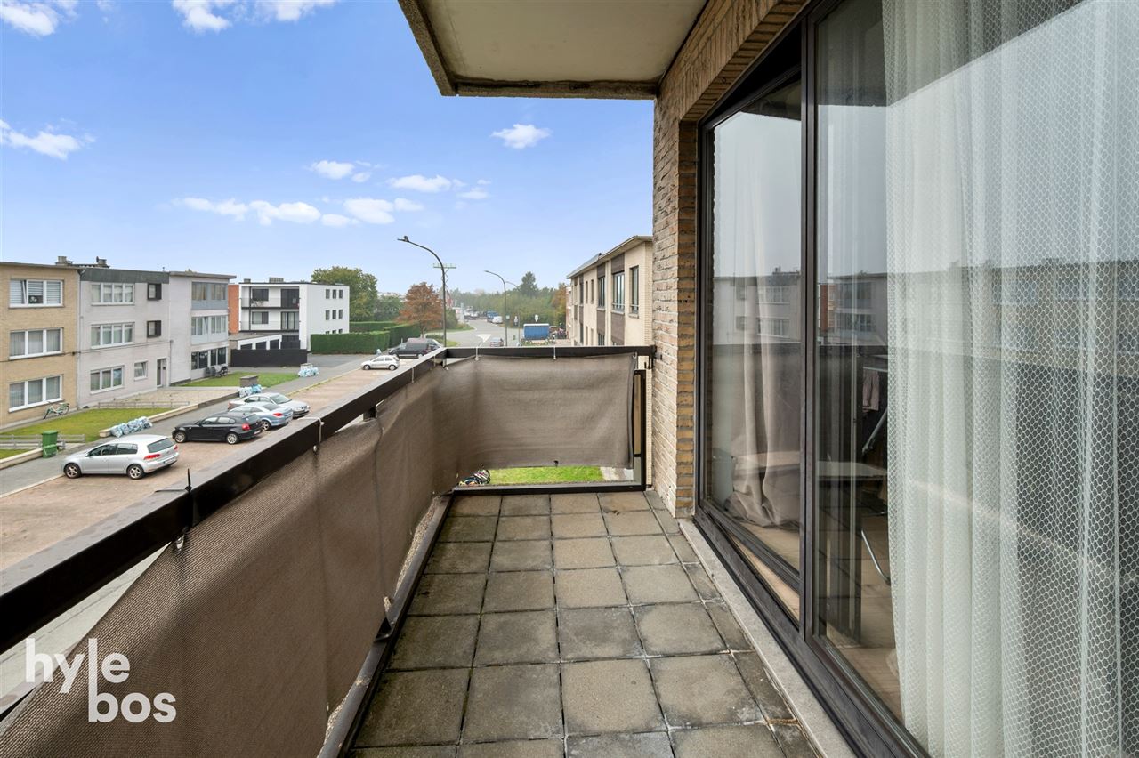 Opbrengsteigendom met 5 ruime appartementen en garages op topligging
