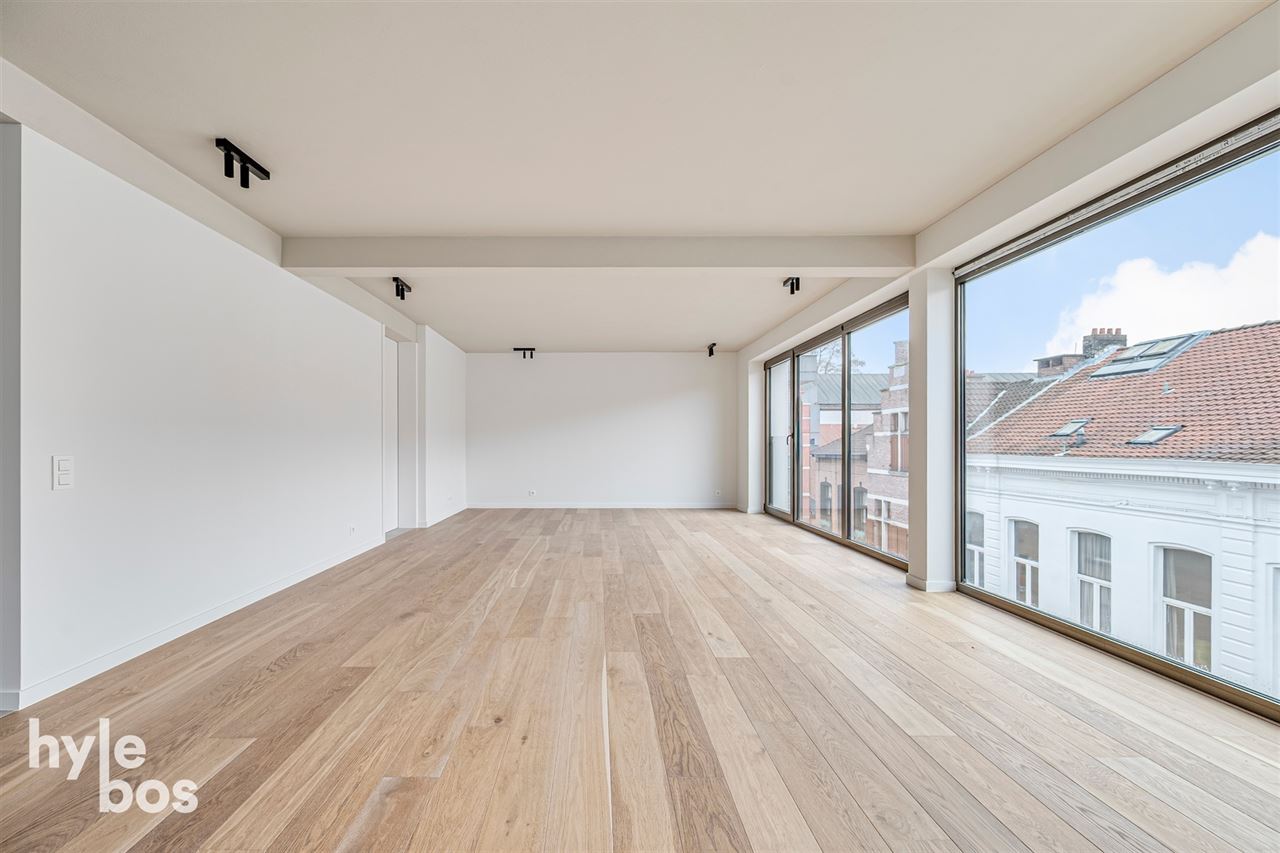 Luxueus energiezuinig penthouse met dakterras in centrum