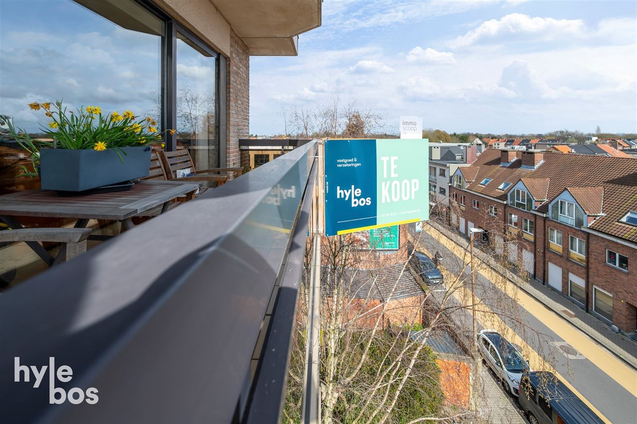 Instapklaar appartement met veel lichtinval en private garage