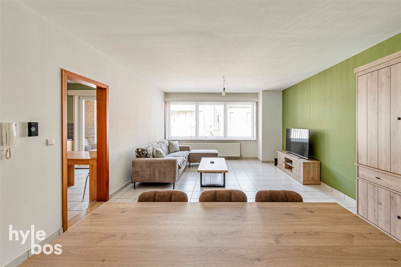 Ruim en centraal gelegen appartement met garage