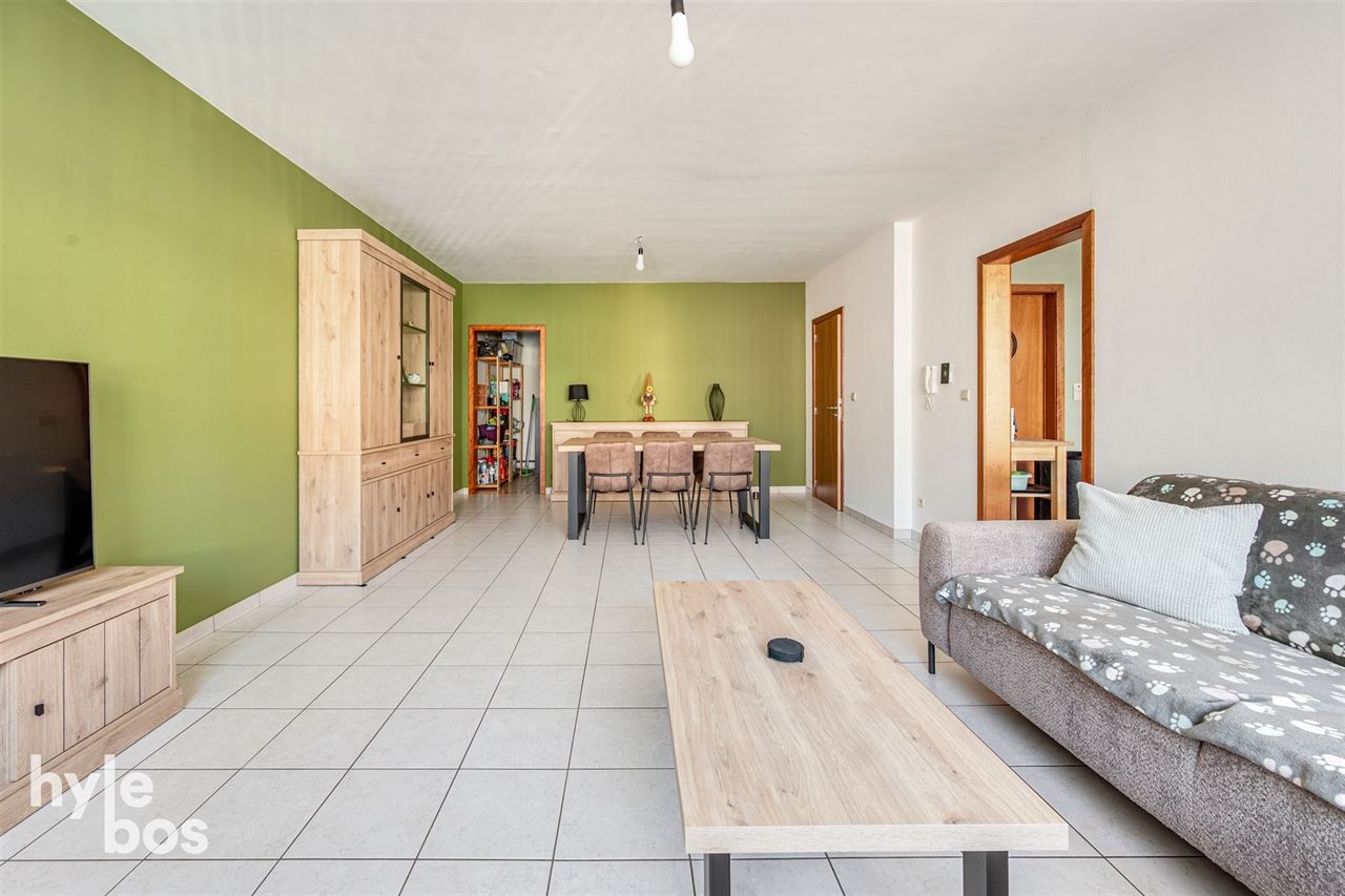 Ruim en centraal gelegen appartement met garage
