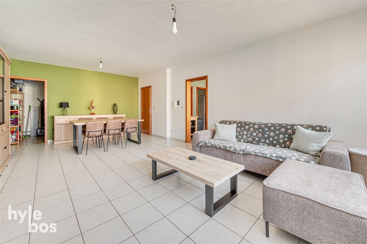 Ruim en centraal gelegen appartement met garage