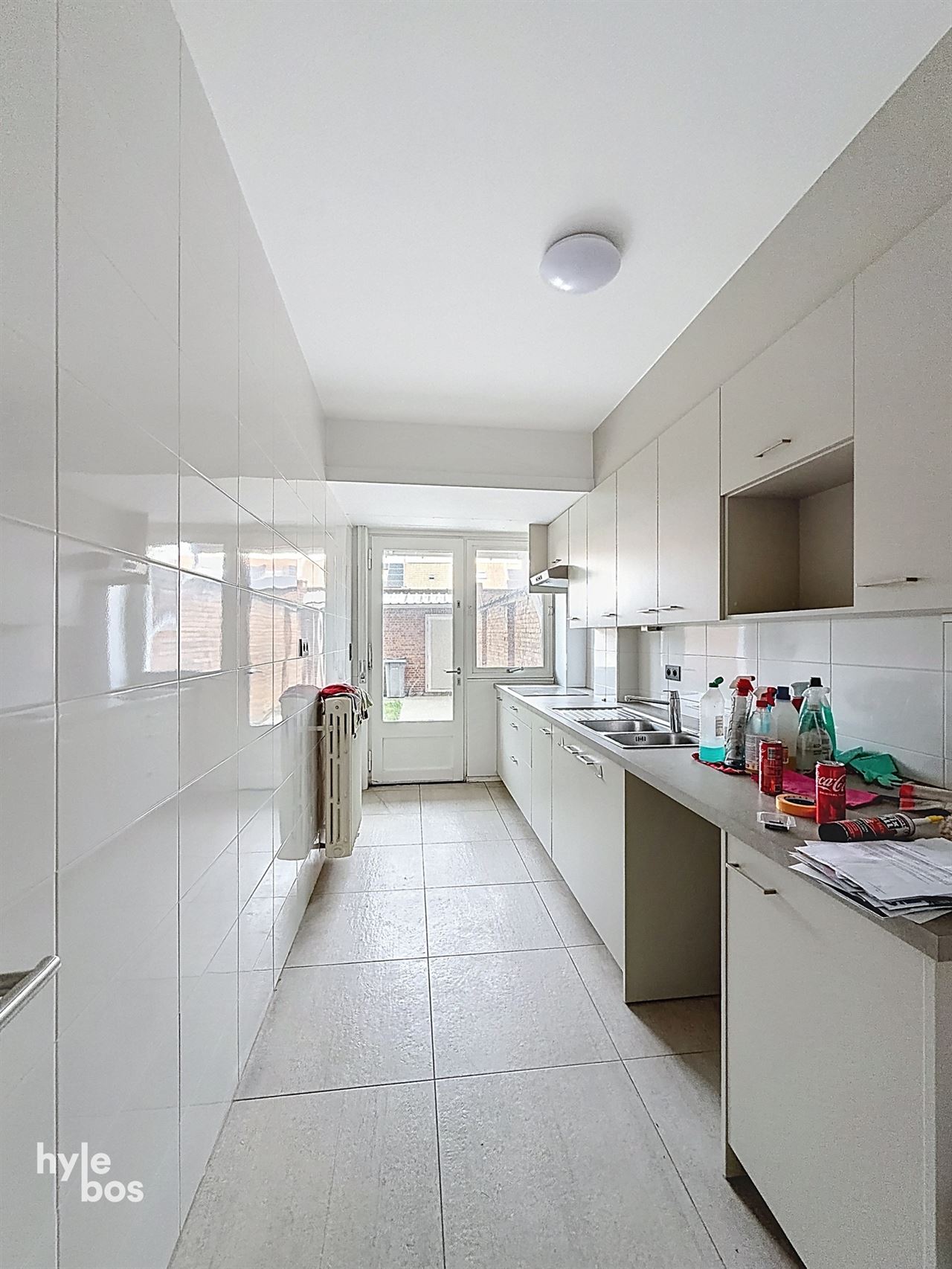 Uitzonderlijk groot gelijkvloers appartement met stadstuin en garage