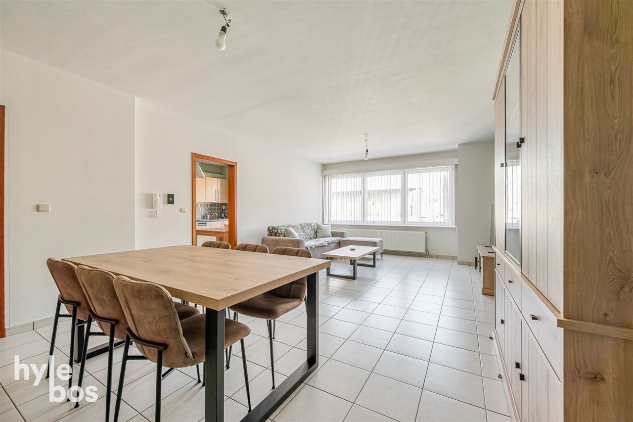 Ruim en centraal gelegen appartement met garage