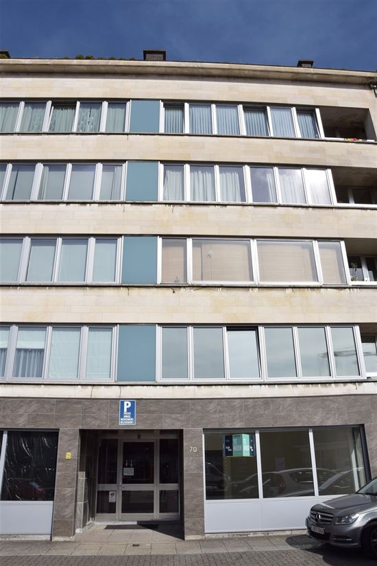 Uitzonderlijk groot gelijkvloers appartement met stadstuin en garage