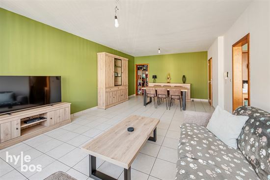 Ruim en centraal gelegen appartement met garage