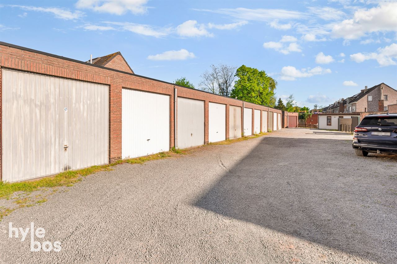 Ruim lichtrijk hoekappartement met garage