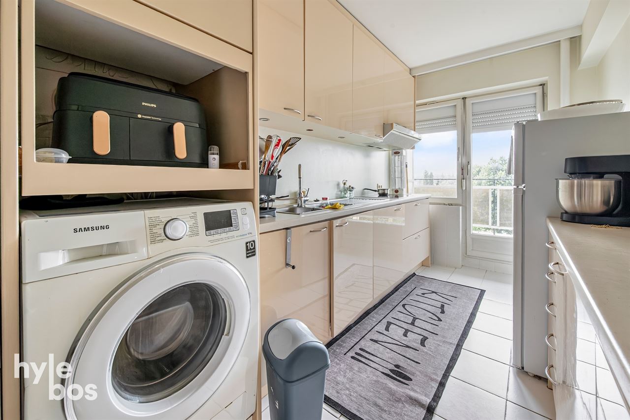 Ruim instapklaar 2 slaapkamer appartement met garage
