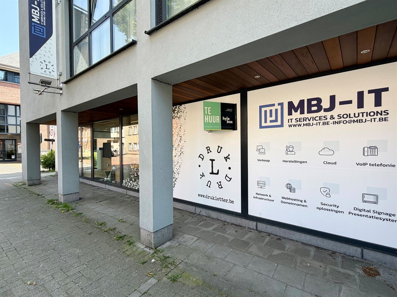 Winkelruimte in commercieel centrum van Belsele