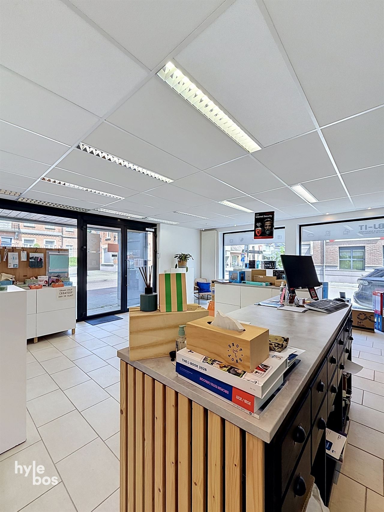 Winkelruimte in commercieel centrum van Belsele