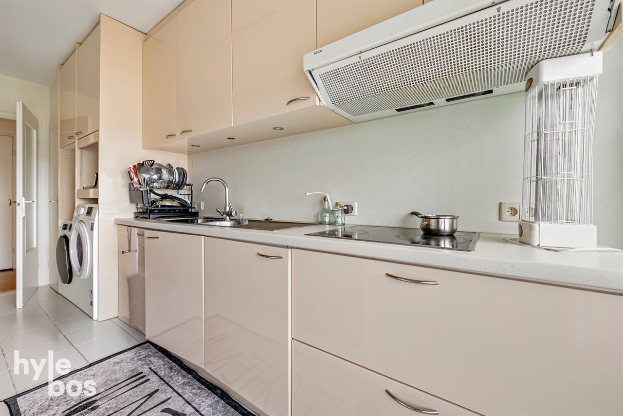 Ruim instapklaar 2 slaapkamer appartement met garage