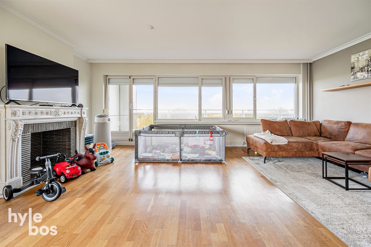 Ruim instapklaar 2 slaapkamer appartement met garage