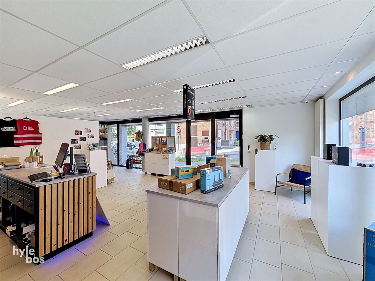 Winkelruimte in commercieel centrum van Belsele
