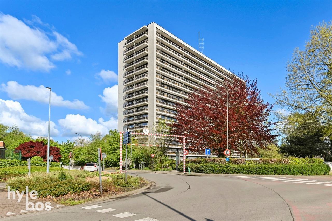 Ruim instapklaar 2 slaapkamer appartement met garage