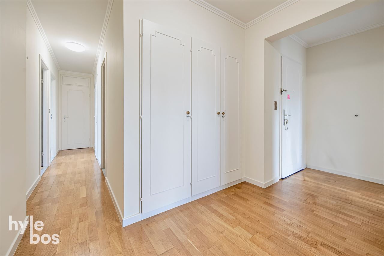 Ruim instapklaar 2 slaapkamer appartement met garage