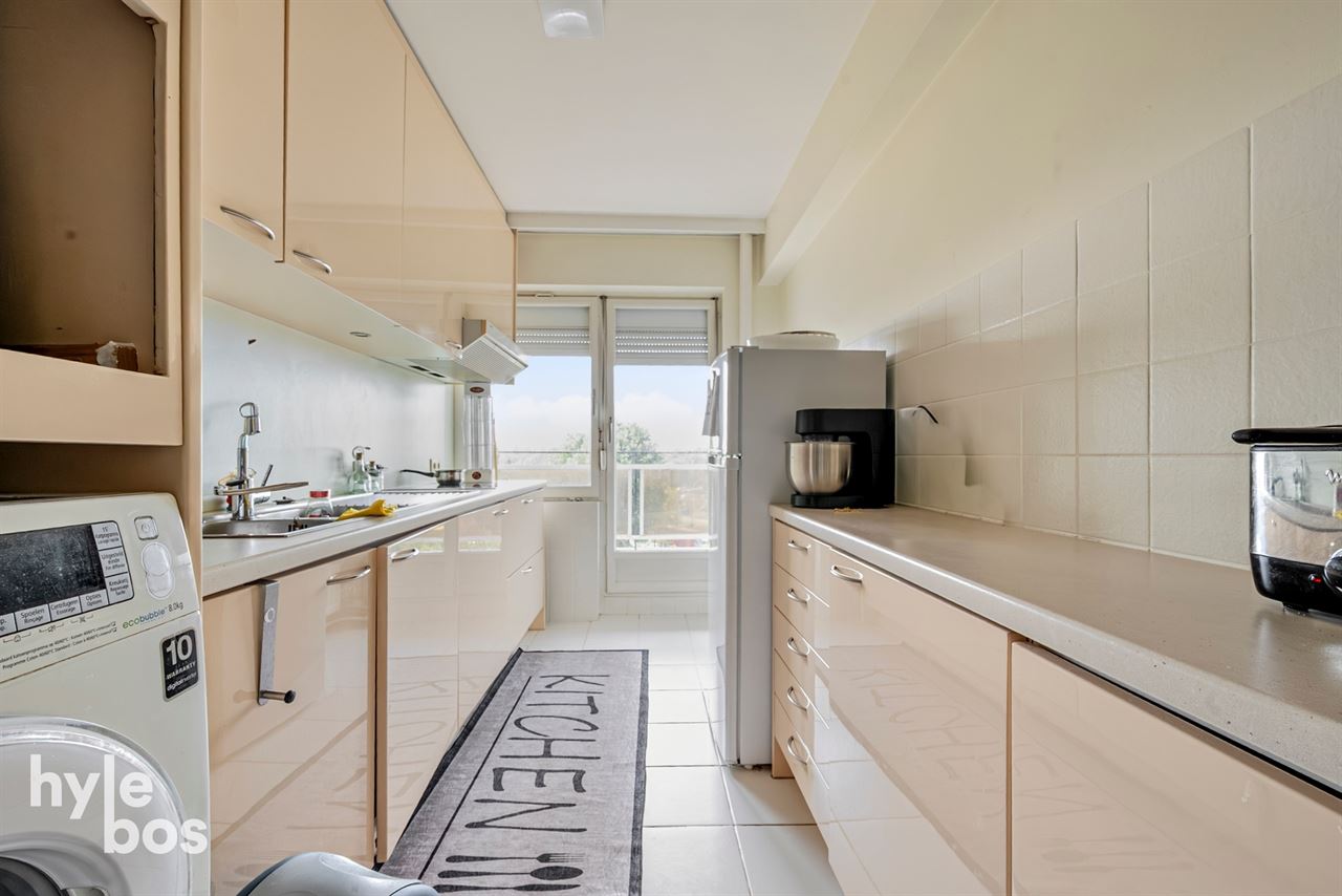 Ruim instapklaar 2 slaapkamer appartement met garage