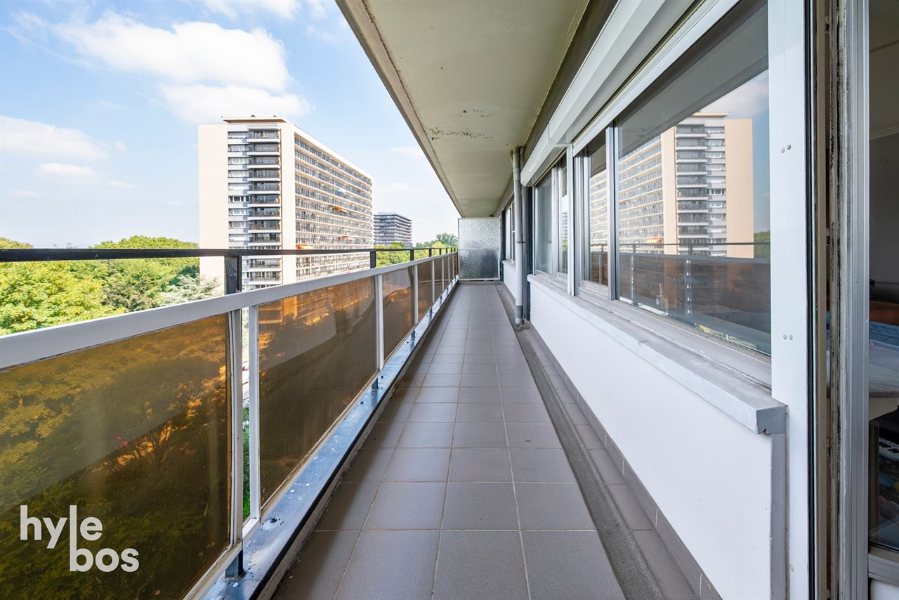 Ruim instapklaar 2 slaapkamer appartement met garage