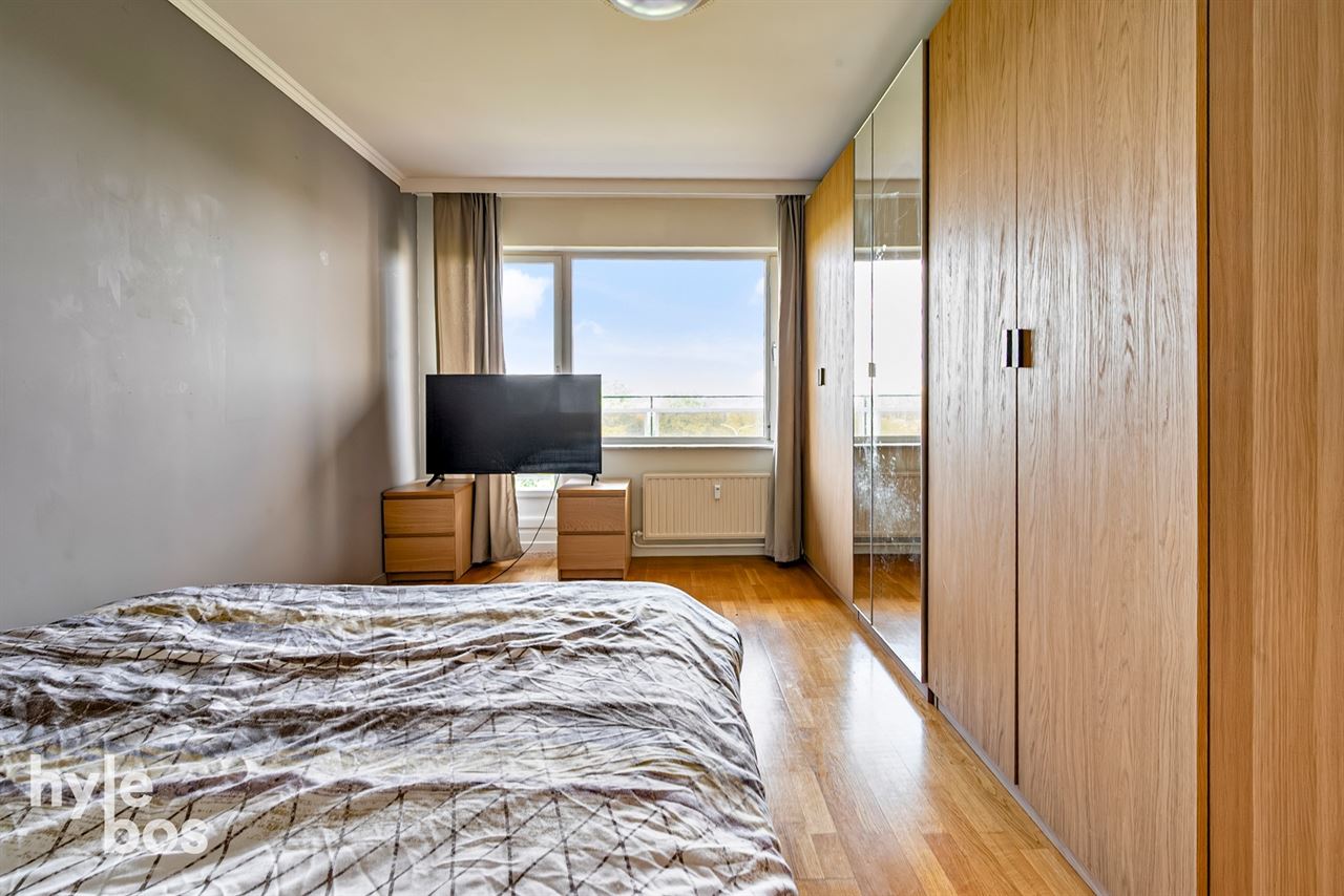 Ruim instapklaar 2 slaapkamer appartement met garage