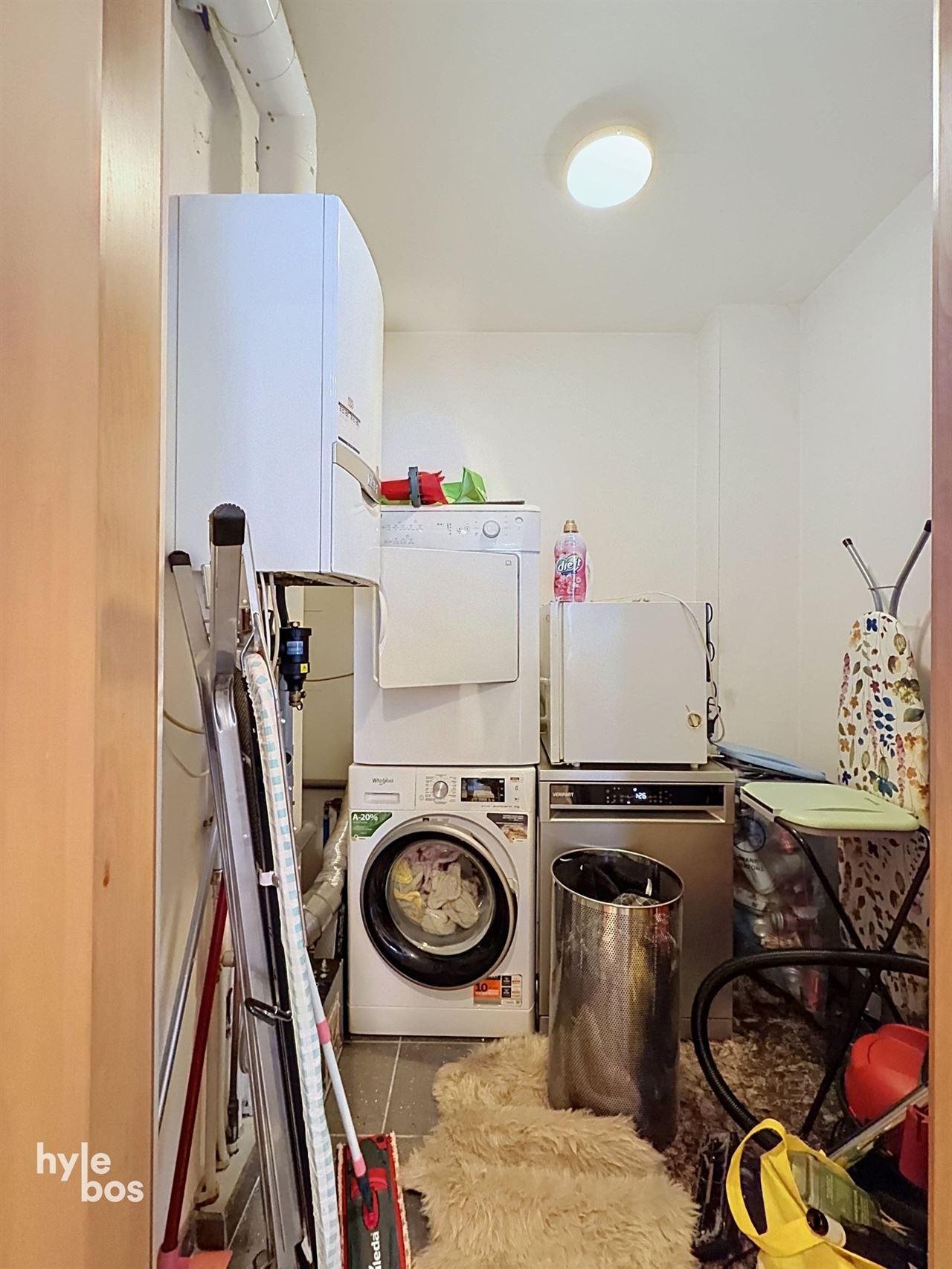 Gelijkvloers appartement met één slaapkamer en garage