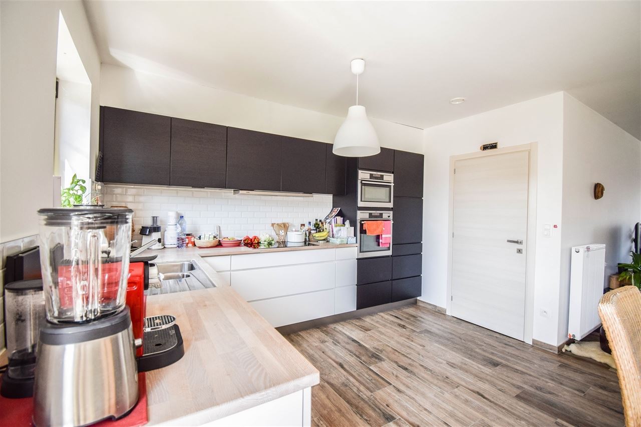 Aan de rand van de stad, rustig gelegen duplex