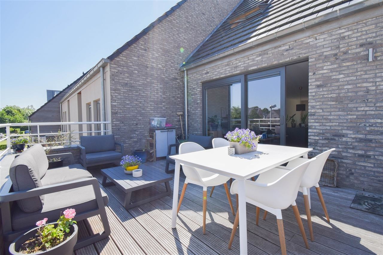 Aan de rand van de stad, rustig gelegen duplex