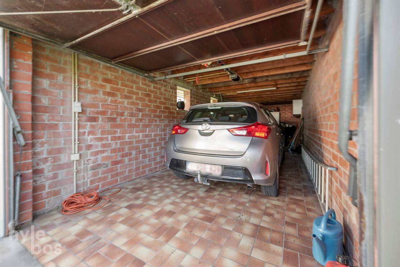 Ruime open bebouwing op 1.073 m² in rustige woonwijk