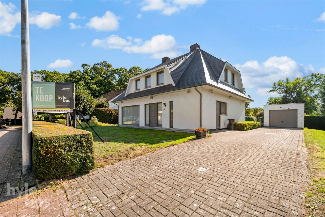 Ruime open bebouwing op 1.073 m² in rustige woonwijk