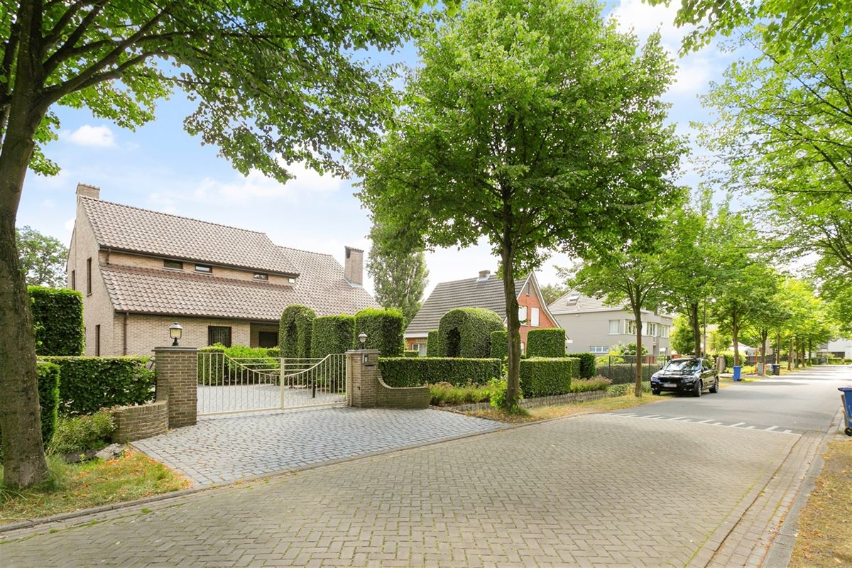 Foto 1 : Villa te 2930 BRASSCHAAT (België) - Prijs € 895.000