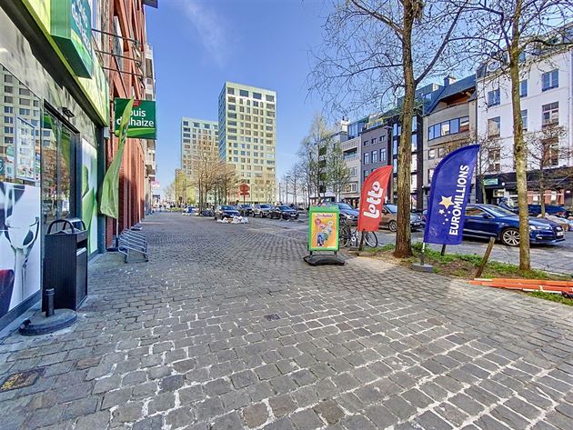 Parkeerplaats te 2000 ANTWERPEN (België) - Prijs 