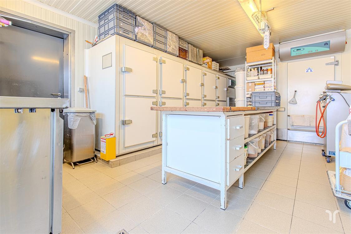 Commercieel gebouw in Eernegem - foto 6
