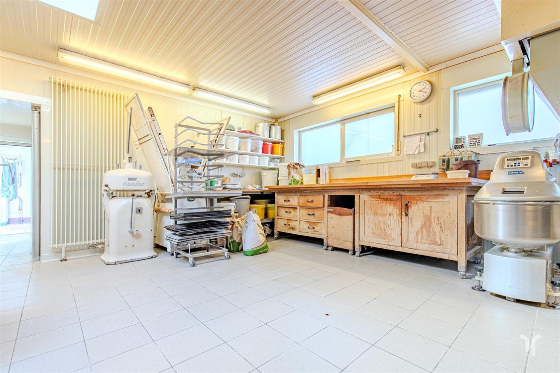 Commercieel gebouw in Eernegem - foto 5