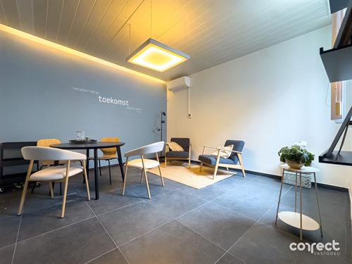 Commercieel gebouw in Eernegem