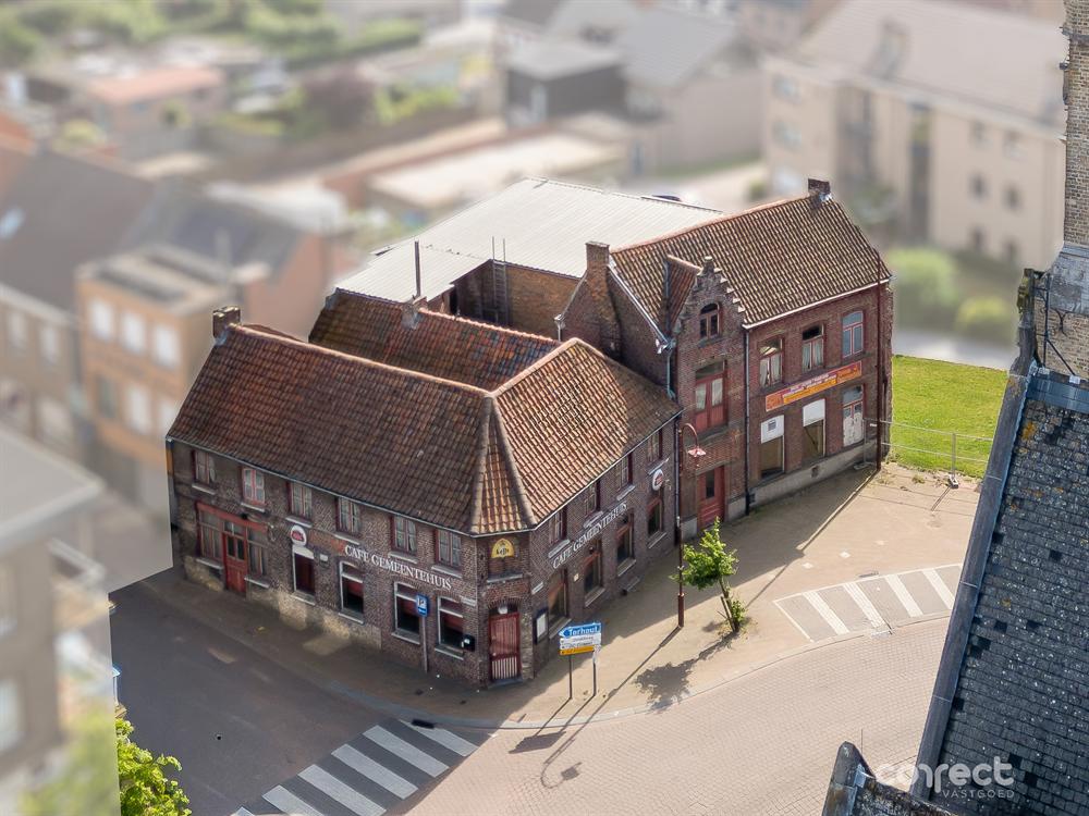 Gemengd gebouw te koop in Aartrijke