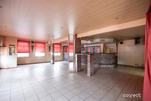Gemengd gebouw in Aartrijke
