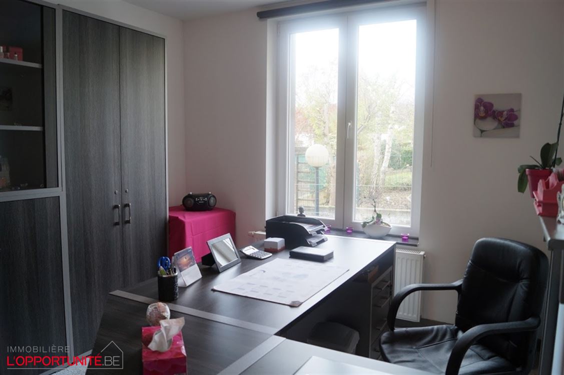 Attention libre à partir du 01/09 (date à confirmer) - Appartement remis à neuf, 1 ch + bureau