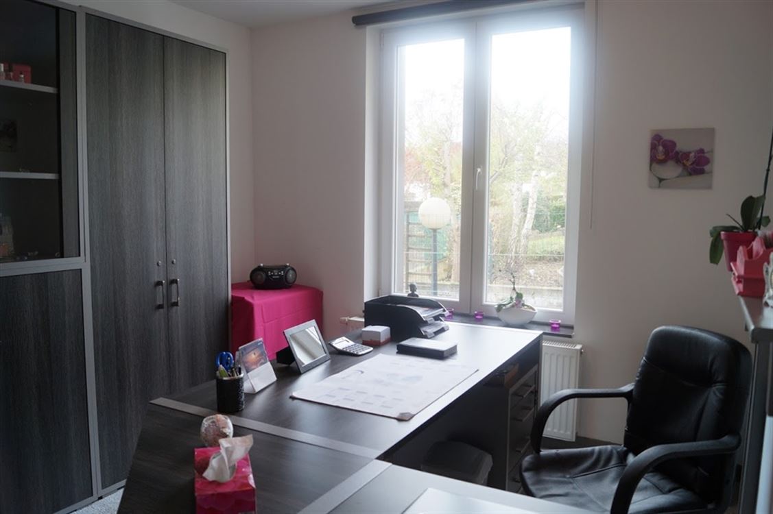 Attention libre à partir du 01/09 (date à confirmer) - Appartement remis à neuf, 1 ch + bureau