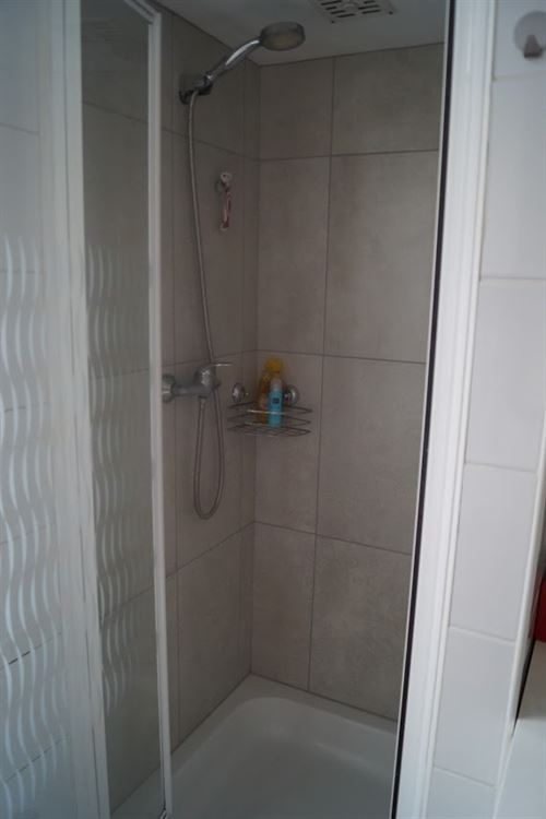 Attention libre à partir du 01/09 (date à confirmer) - Appartement remis à neuf, 1 ch + bureau