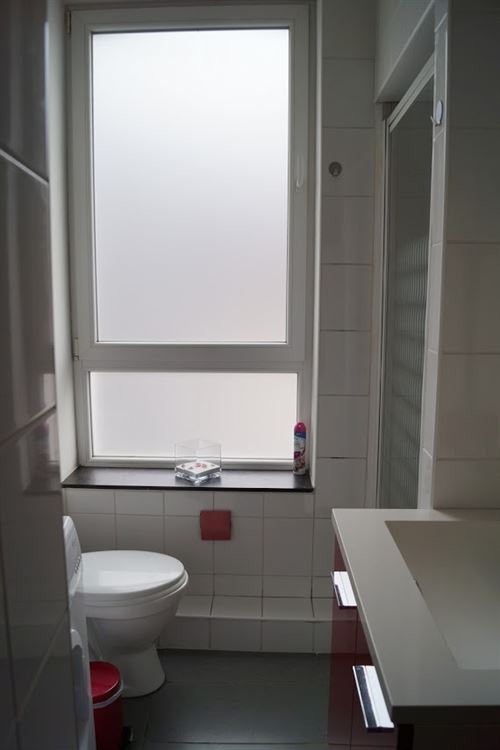 Attention libre à partir du 01/09 (date à confirmer) - Appartement remis à neuf, 1 ch + bureau
