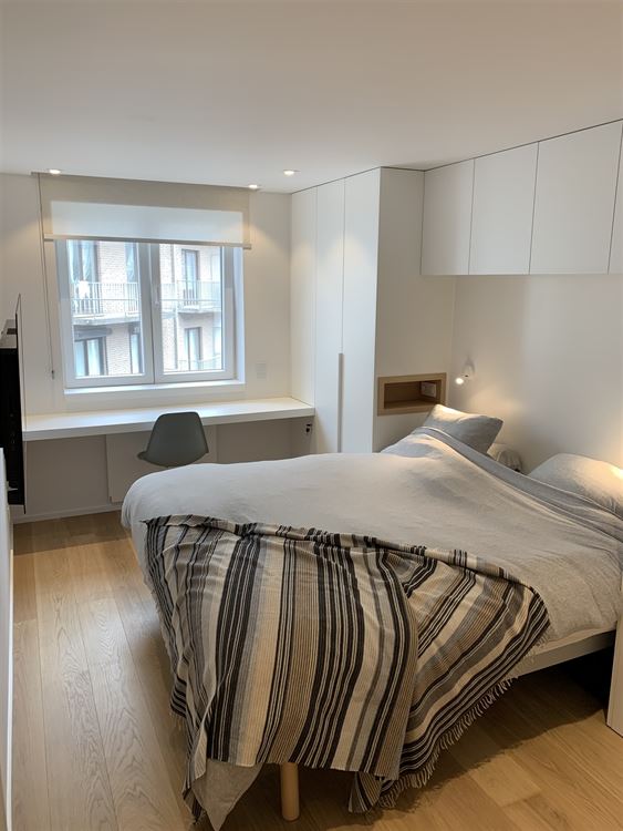 TB appartement ensoleillé, fraîchement rénové, vue mer partiel (5 ° étage)