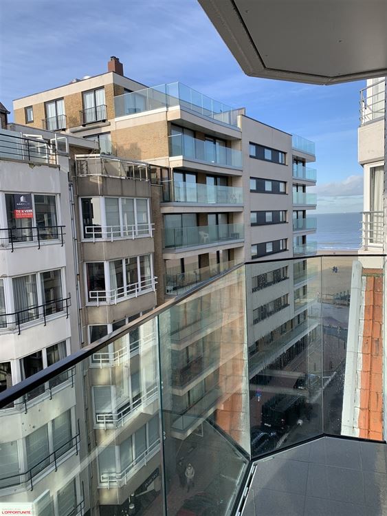 TB appartement ensoleillé,  fraîchement rénové, vue mer partiel (5 ° étage)