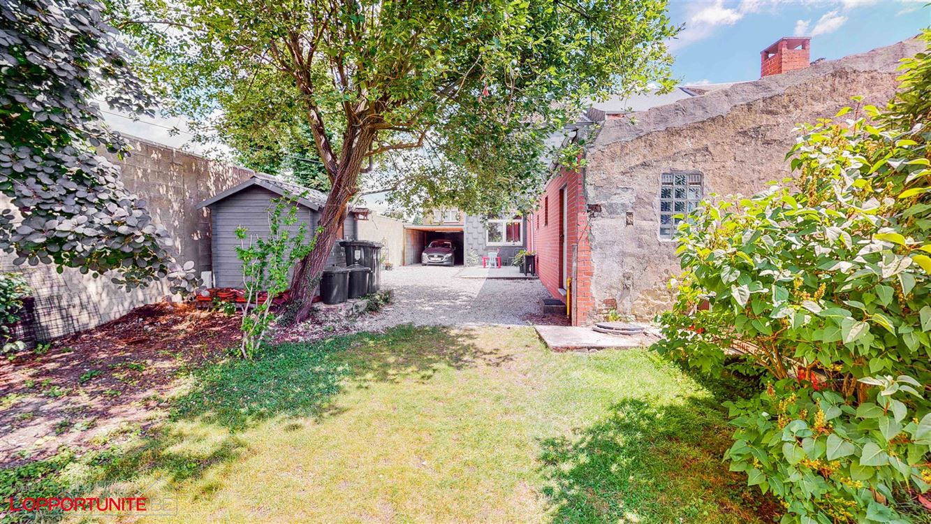 Magnifique maison 3 facades rénovée, 4 chambres, garage, grand jardin.