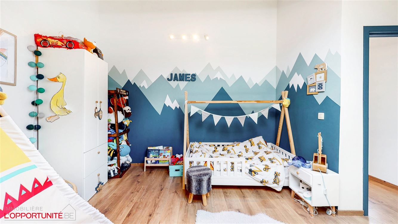 Magnifique maison 3 facades rénovée, 4 chambres, garage, grand jardin.