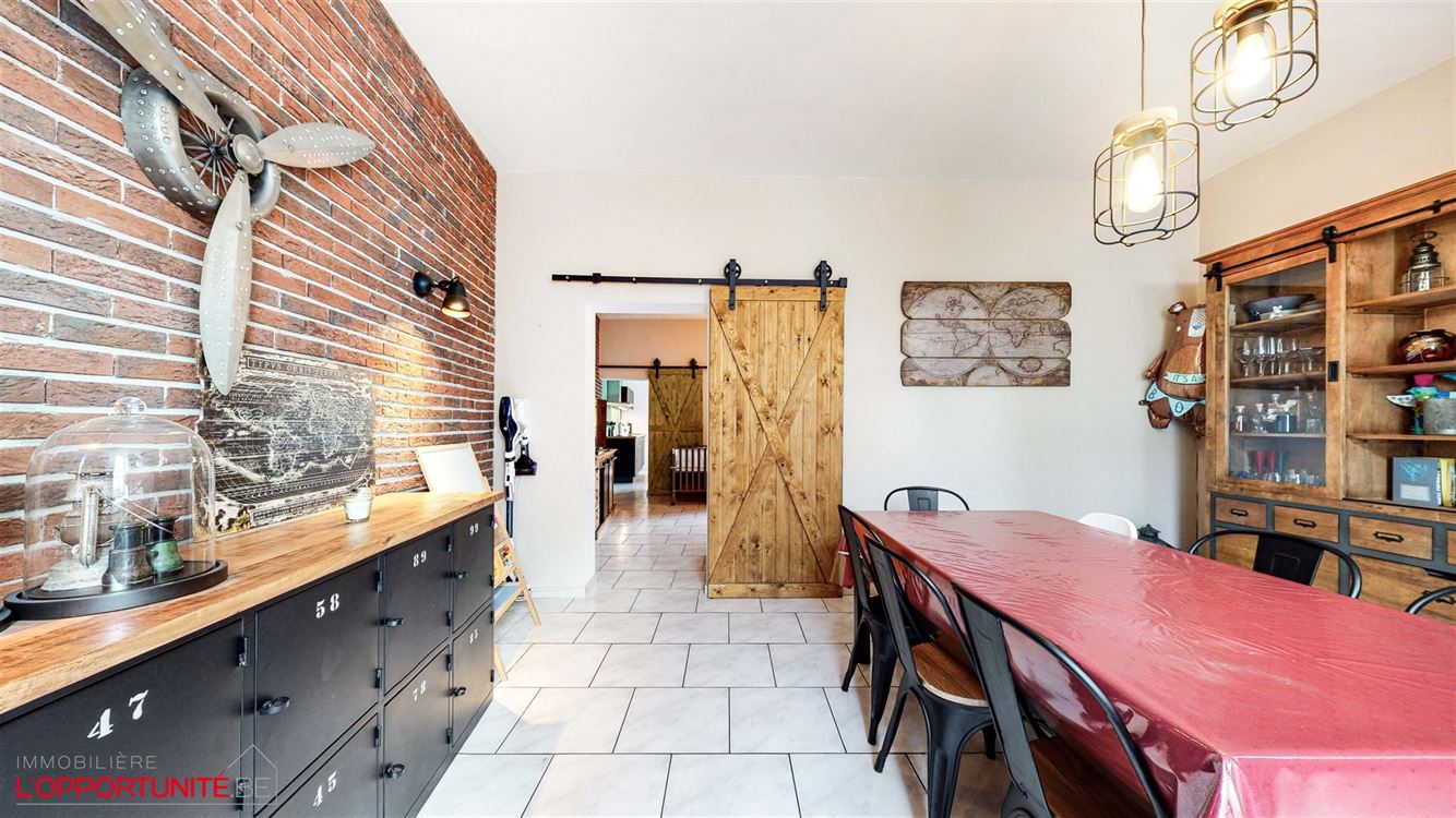 Magnifique maison 3 facades rénovée, 4 chambres, garage, grand jardin.