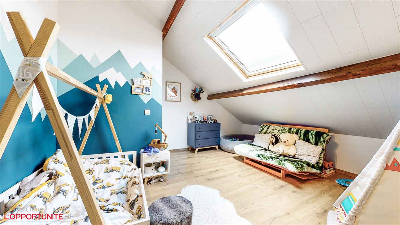 Magnifique maison 3 facades rénovée, 4 chambres, garage, grand jardin.