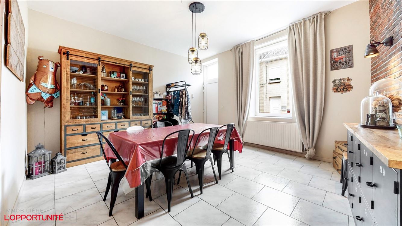 Magnifique maison 3 facades rénovée, 4 chambres, garage, grand jardin.