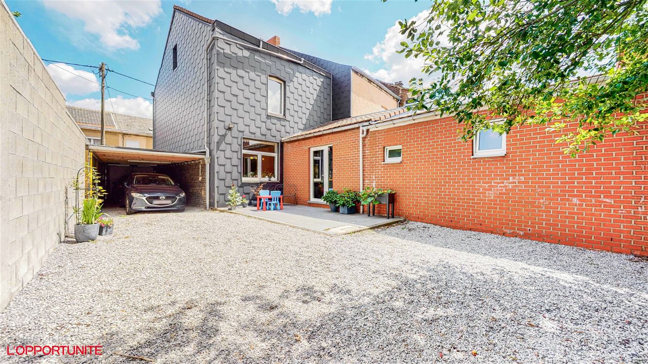 Magnifique maison 3 facades rénovée, 4 chambres, garage, grand jardin.